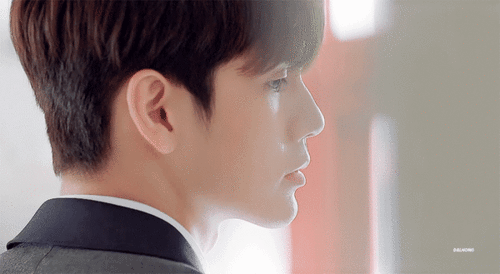 国产男爱豆帅气瞬间视频,风采熠熠，帅气非凡